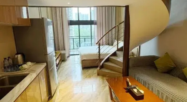 Семейный люкс Deluxe Дуплекс с балконом Elaine Savile International Hotel Apartment