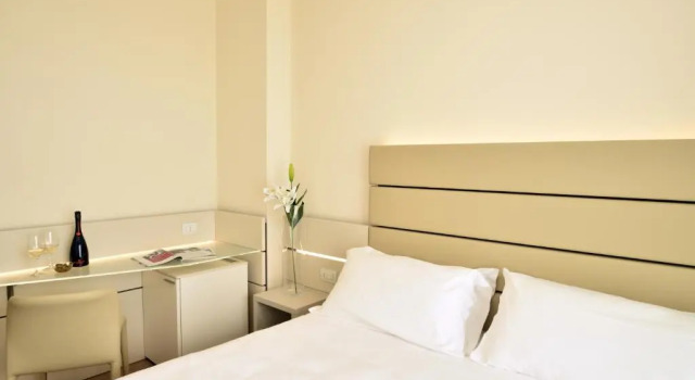 Номер Standard Hotel Astoria