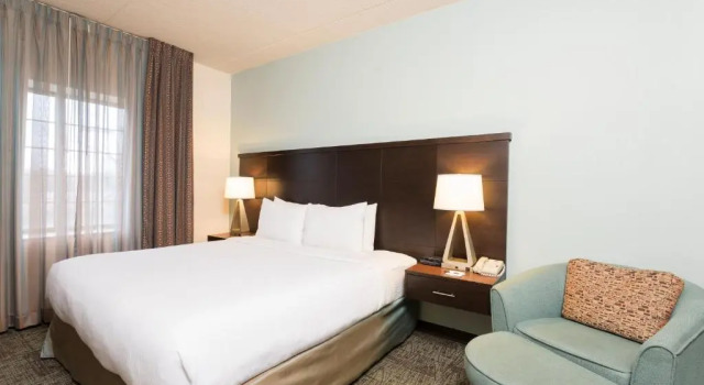 Номер Standard Staybridge Suites Chicago-Oakbrook Terrace by IHG