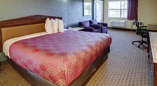 Двухместный номер Econo Lodge at Military Circle