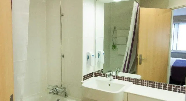 Двухместный номер Standard Premier Inn Leeds City Centre