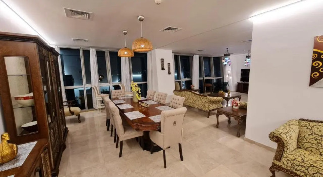 Апартаменты Stunning 3bhk service apartment