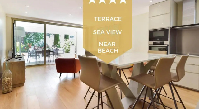 Апартаменты SERRENDY Luxury accommodation large terrace walk to the beaches