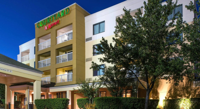 Courtyard by Marriott Charlotte Gastonia, Забронировать Отель Гастония Северная Каролина, рядом с CaroMont Regional Medical Center