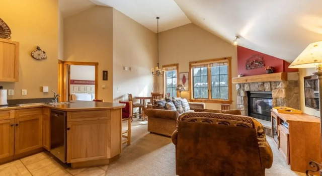 Dakota Lodge #8524 by Summit County Mountain Retreats, Book Lejlighed Hoteller i Keystone med pool, nær Summit Express, Swimmingpool