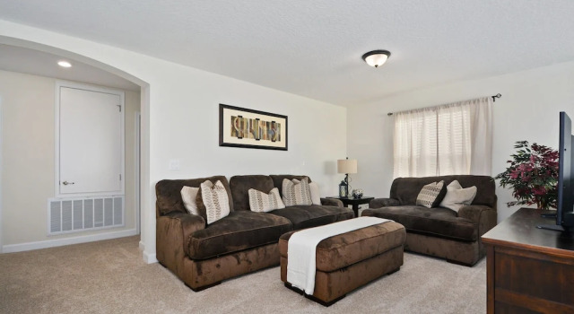 Modern 5 bedroom home in Champions Gate, Book Hotel Hoteller i Four Corners med pool, Swimmingpool