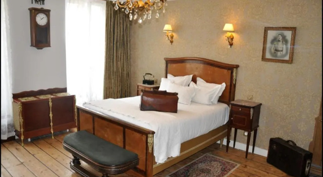 Полулюкс Detective Hotel