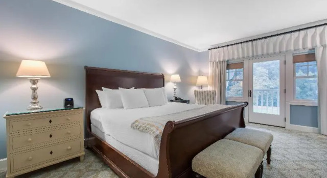 Двухместный номер Standard с балконом Omni Bedford Springs Resort & Spa