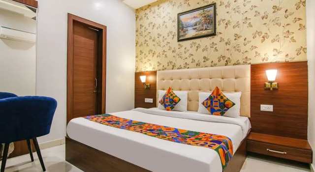 Номер Premium FabHotel Golden City