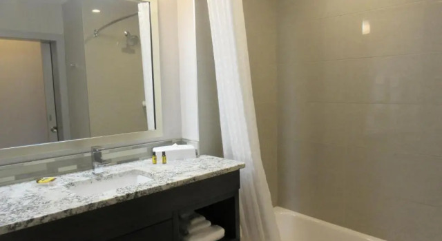 Двухместный люкс c 1 комнатой Best Western Plus Airdrie Gateway