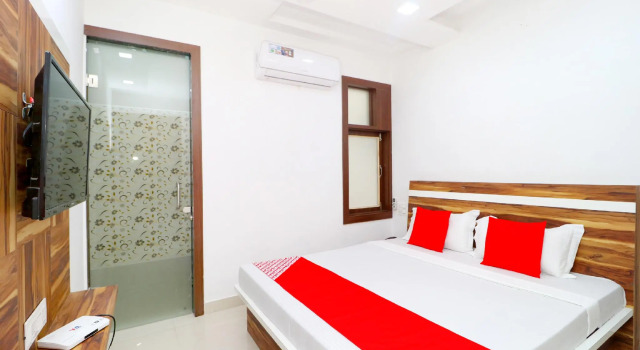OYO 40722 Hotel Galaxy, Book Hotel Bathinda Punjab