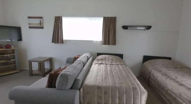 Семейная студия Castle Court Motel