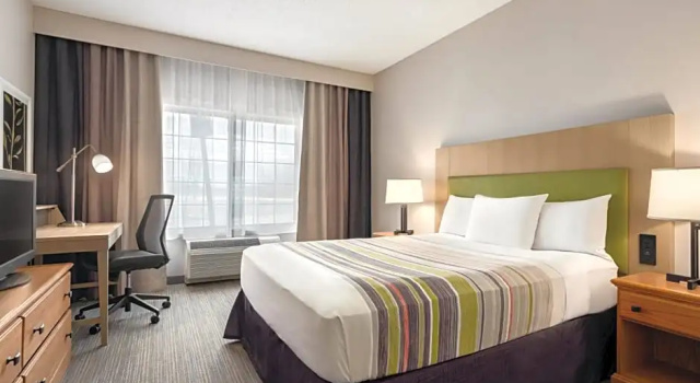 Двухместный люкс Country Inn & Suites by Radisson, Big Flats , NY