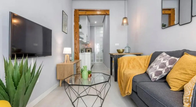 Flaring New Apartment next to Gran Via by Batuecas, Забронировать Апартаменты/квартира Мадрид Провинция Мадрид, рядом с Дом-музей Лопе де Вега