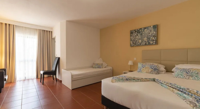 Двухместный семейный номер Standard с балконом Manta Guest - Manta Rota Beach