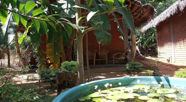 Семейный коттедж с балконом Sandalwood Cottage