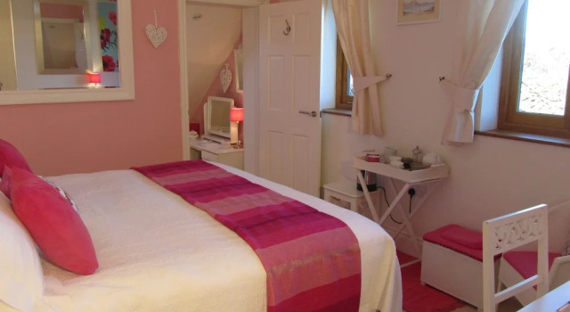 Higher Gitcombe Boutique Bed and Breakfast, Book Boutique Hotel Cornworthy Devon
