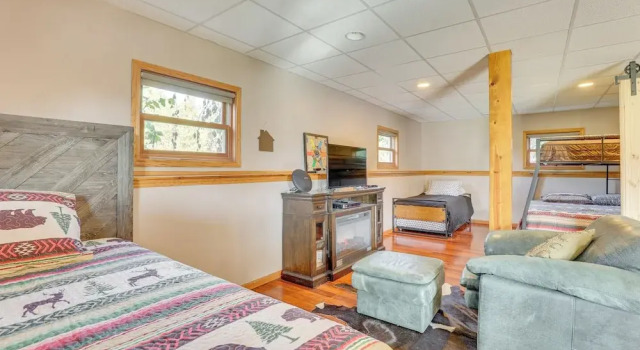 Chic Apple River Escape w/ Fire Pit!, Buchen Sie Ferienhaus Apple River 