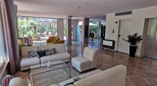 Aura Living Hotel