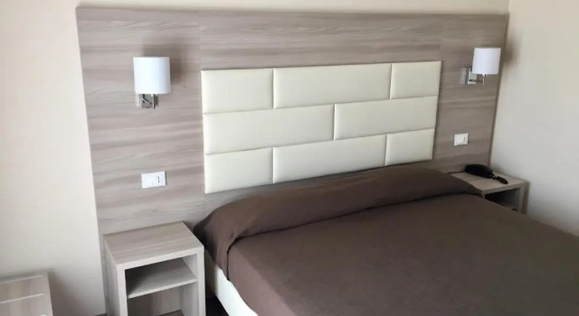 Hotel Mercedes, Забронировать Отель Отели в центре Лимоне-суль-Гарды, в центре
