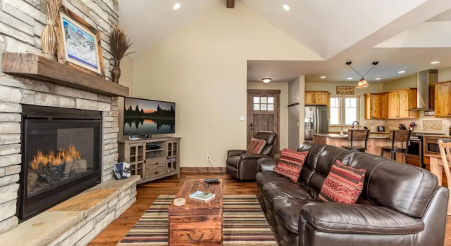 New Listing! Mountain-view Lodge W/ Fireplace And Hot Tub 4 Bedroom Cabin, Забронировать Дом для отпуска Грэнби Rocky Mountain National Park, рядом с Quick Draw Express