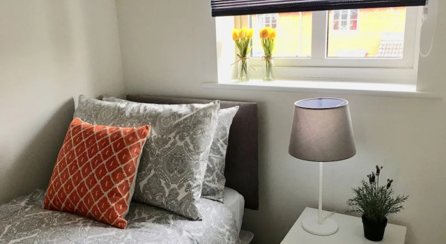 Eastleigh House near Airport, Брондау Қонақ үй Истли Hampshire