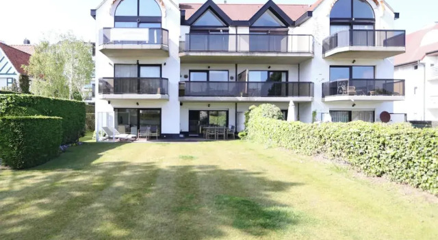 Апартаменты Apartment in Het Zoute Near Beaches