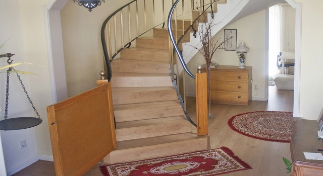 Коттедж с 4 комнатами Burgos House
