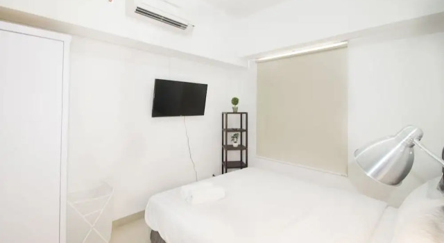 1 Bedroom Ambassade Residence By Travelio, Book Hotel Hoteller i Mampang med pool, Swimmingpool