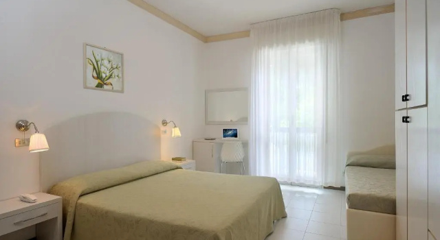 Четырёхместный номер Standard Hotel Suisse