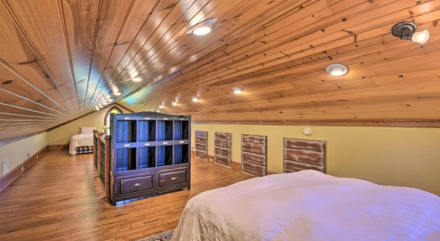 Коттедж Clarkesville Ranch Cabin w/ Screened-in Porch!