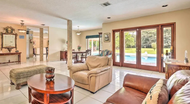 Home w/ Pool in Upscale Pinecrest Village, Book Vacation Home Miami Beach Miami Metropolitan Area