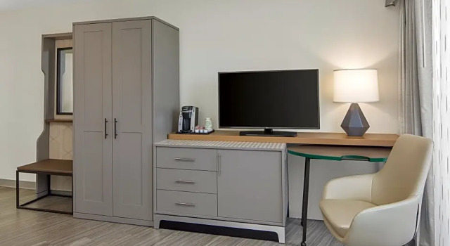 Четырёхместный номер Standard с красивым видом из окна Holiday Inn Charleston-Riverview by IHG