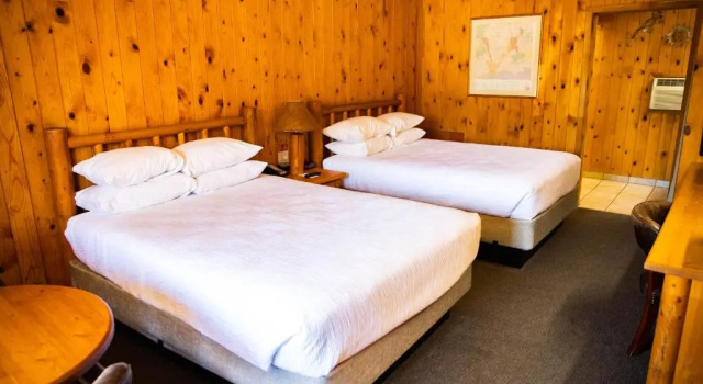 Четырёхместный номер Standard Red Stone Inn