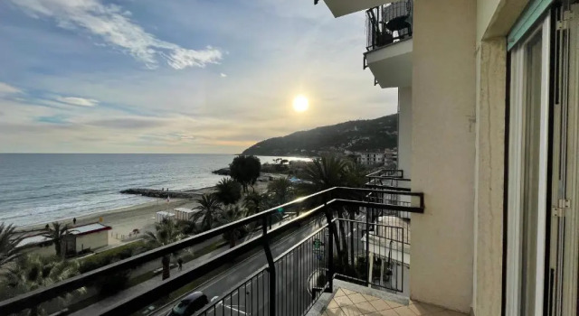 Апартаменты [Via XXV Aprile] 4 Locali - Di Fronte al Mare