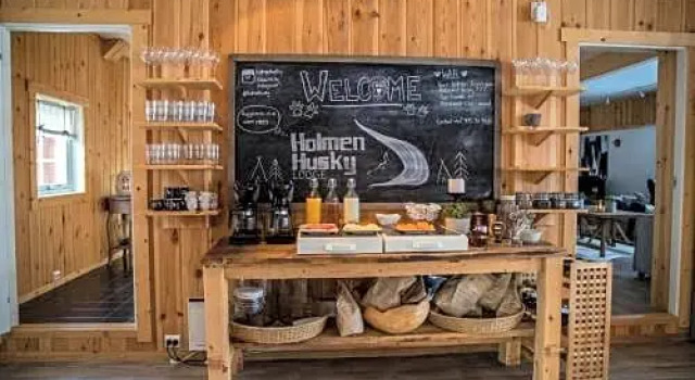 Holmen Husky Lodge, Rezerwuj Hotel Hotele w Troms og Finnmark z parkingiem, Parking