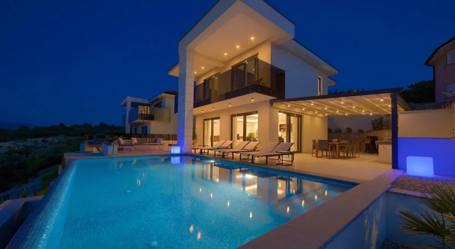 Villa Majestic With Sauna and Beautiful Views, Prenota Villa Vrbnik 