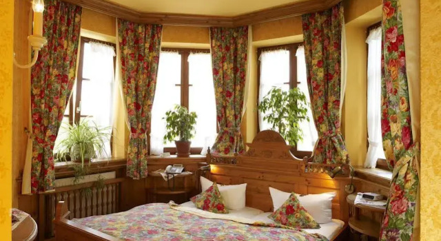 Landgasthof Deutsche Eiche, Varaa Hotelli Hotellit Baijeri pysäköinnillä, Pysäköinti