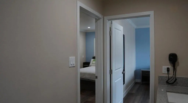 Люкс с 2 комнатами Sea Breeze Inn - LAX Airport, Los Angeles