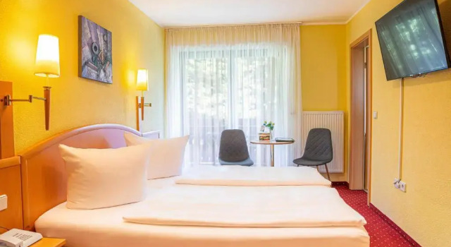 Двухместный номер Standard с балконом Hotel Elbpromenade