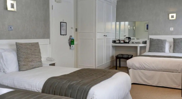 Семейный номер Standard Best Western Royal Hotel