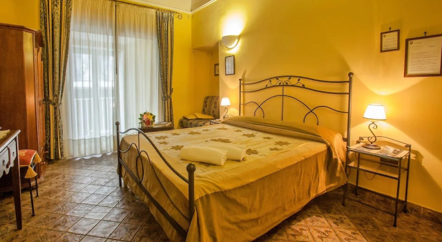 Двухместный номер Superior с балконом и с видом на город B&B LAlloggio Dei Vassalli