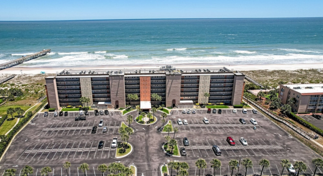5th Floor 3 Bed 2 Bath Oceanfront Condo Sleeps 6, Renovated Oceanfront Balcony & Pool, Забронировать Апарт-отель Апарт-отели Амилия, рядом с Гольф-клуб Fernandina Beach, Апарт-отель