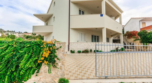 Apartments Rogulj
