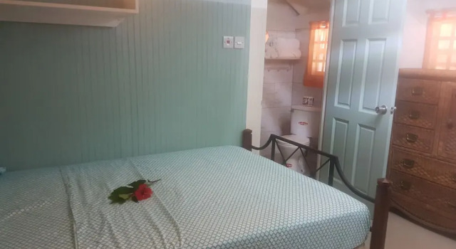 Coco Mango Suites, Book Hotel Hotels in Portsmouth with Parking, Parking
