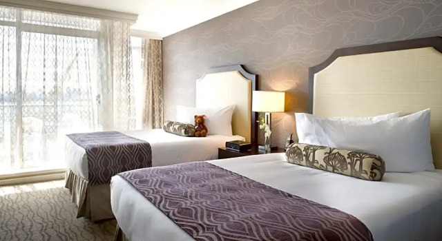 Четырёхместный номер Standard с видом на гавань Pinnacle Hotel at the Pier