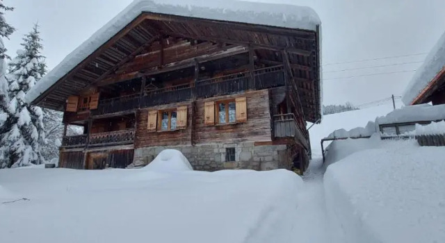 CHALET VENDEE-NEIGE Appartement LACHAT 4 places 2 chambres, Забронировать Шале Виллы Овернь-Рона-Альпы, Вилла