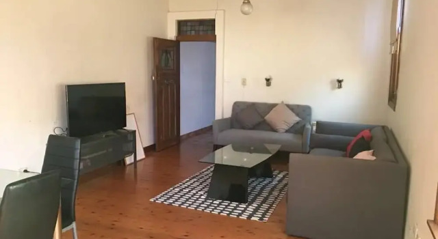 Spacious 3 Bedroom Terrace in Newtown, Забронировать Дом для отпуска Коттеджи Сиднея, рядом с Театр Enmore, Коттедж