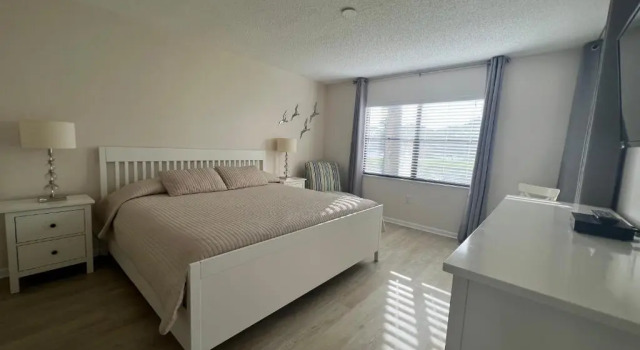 Апартаменты Superior Superb Apartment in Florida & very close to IMG