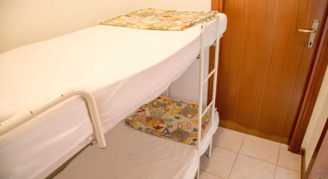 Family Flat With two Private Courtyards, Забронировать Апартаменты/квартира Эраклеа Линьяно-Ривьера